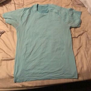 Men’s Lulu workout shirt